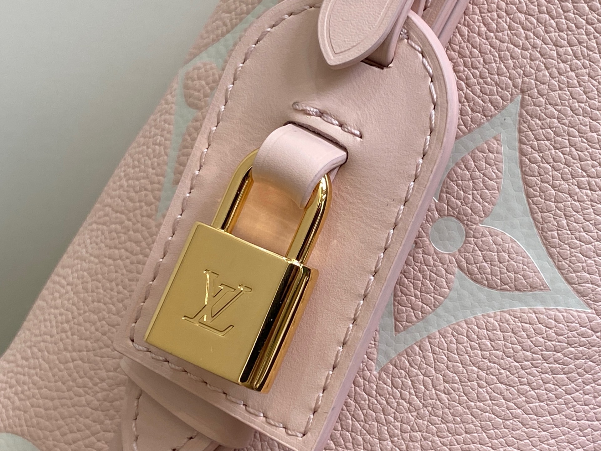 Louis Vuitton All In Bucket(18 x 12 x 16CM)