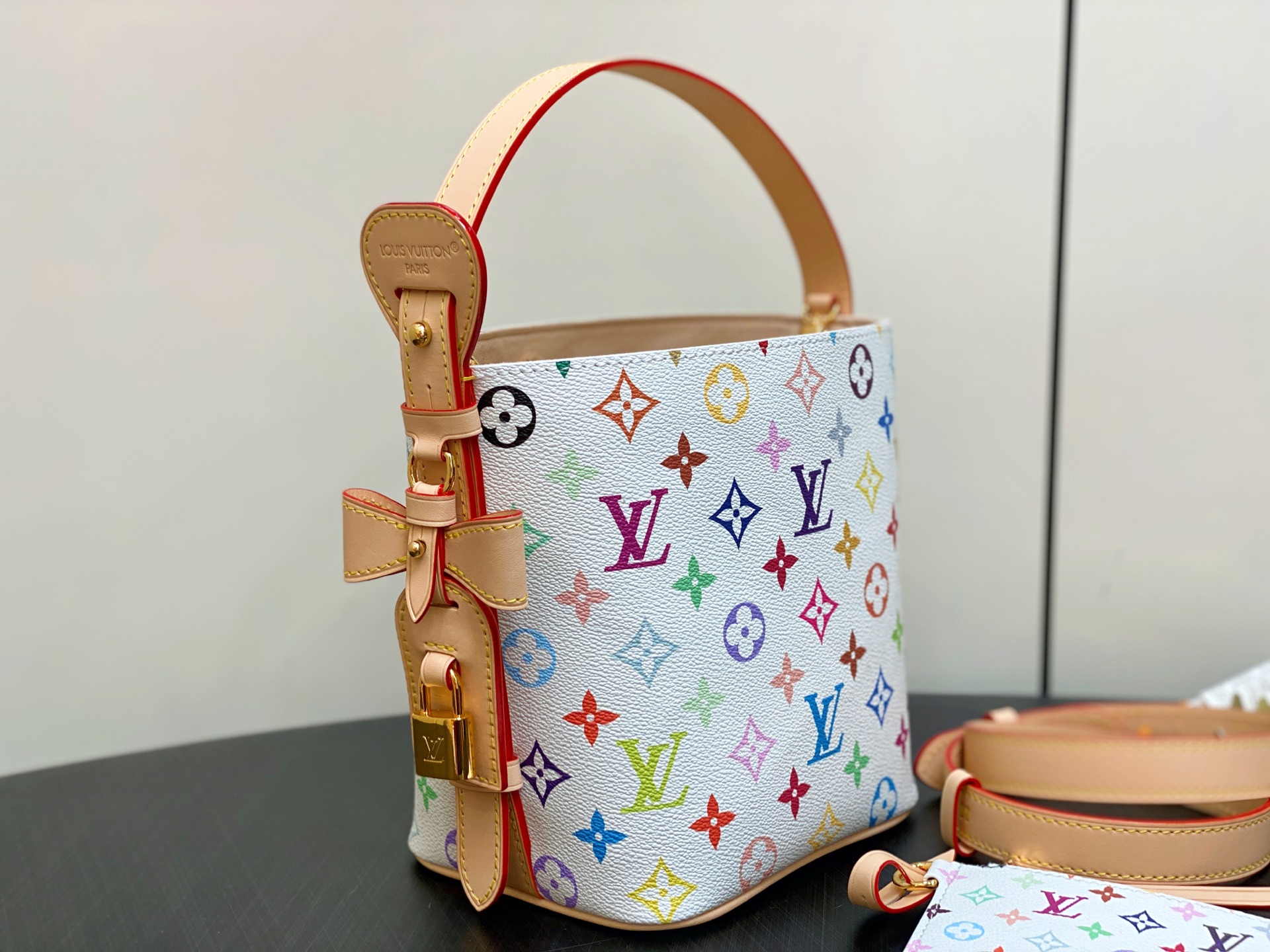 Louis Vuitton All In Bucket(18 x 12 x 16CM)