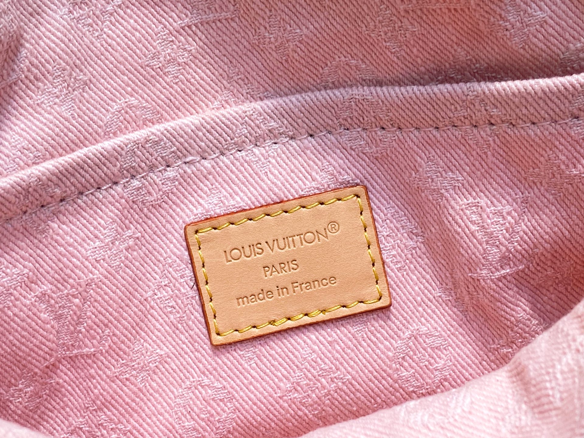 Louis Vuitton Sunset Bag(27 × 18 × 3CM)