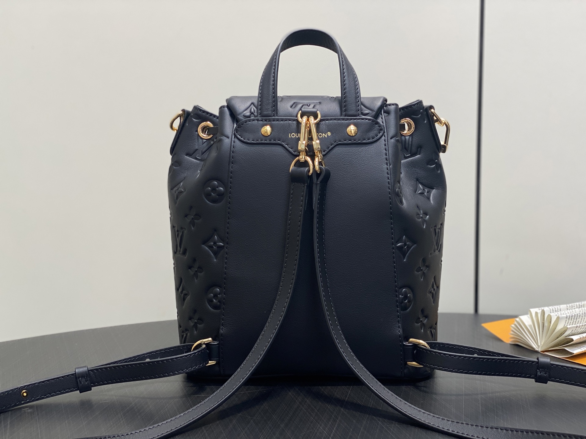 Louis Vuitton Coussin Backpack( 26 x 10 x 21CM)
