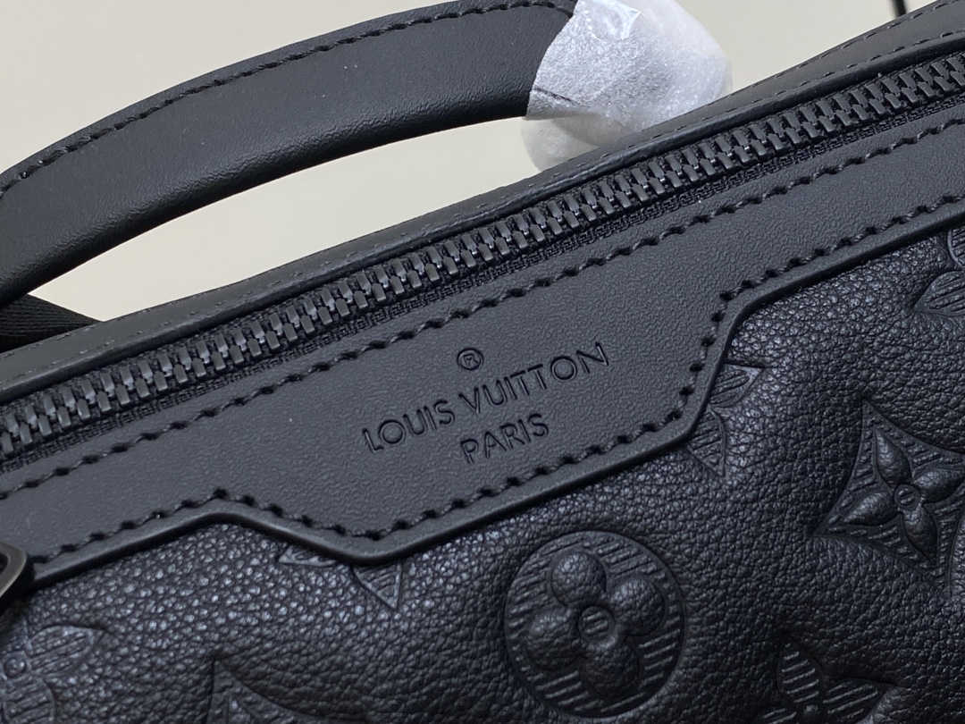 Louis Vuitton GetawayBackpack(29 x 50 x 15CM)