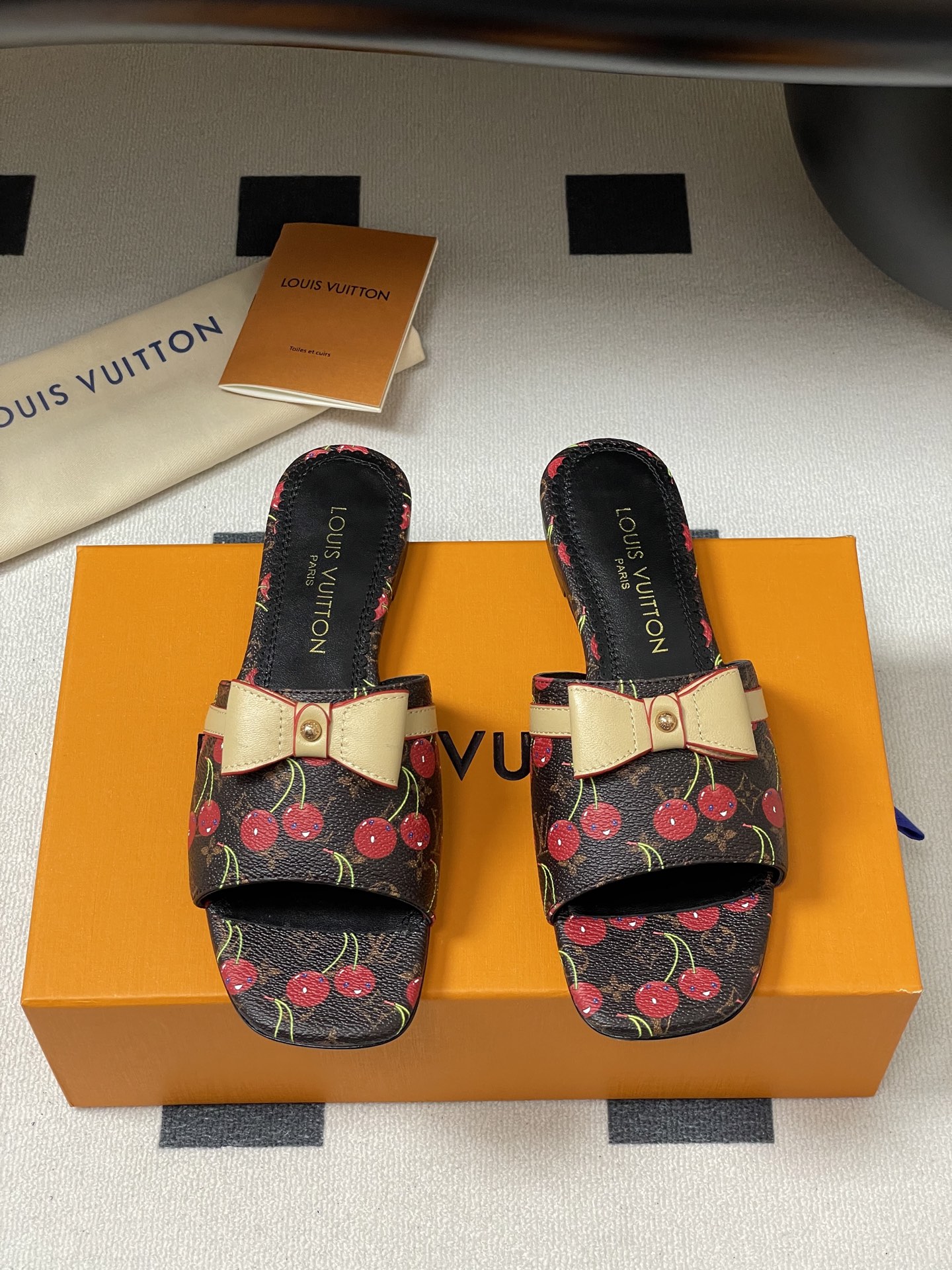 Louis Vuitton X TM Slides(EU35-41)