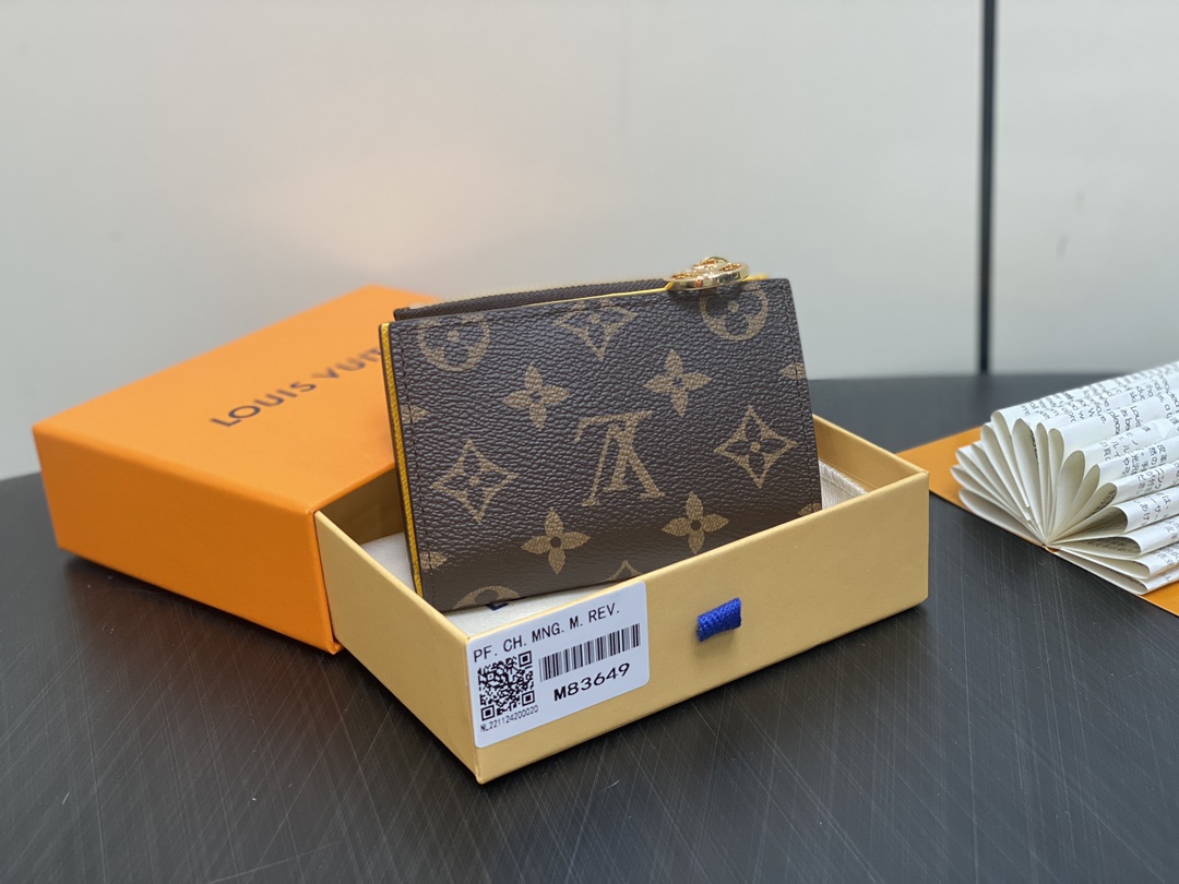Louis Vuitton Lisa Wallet (9×11.5×1.5CM)