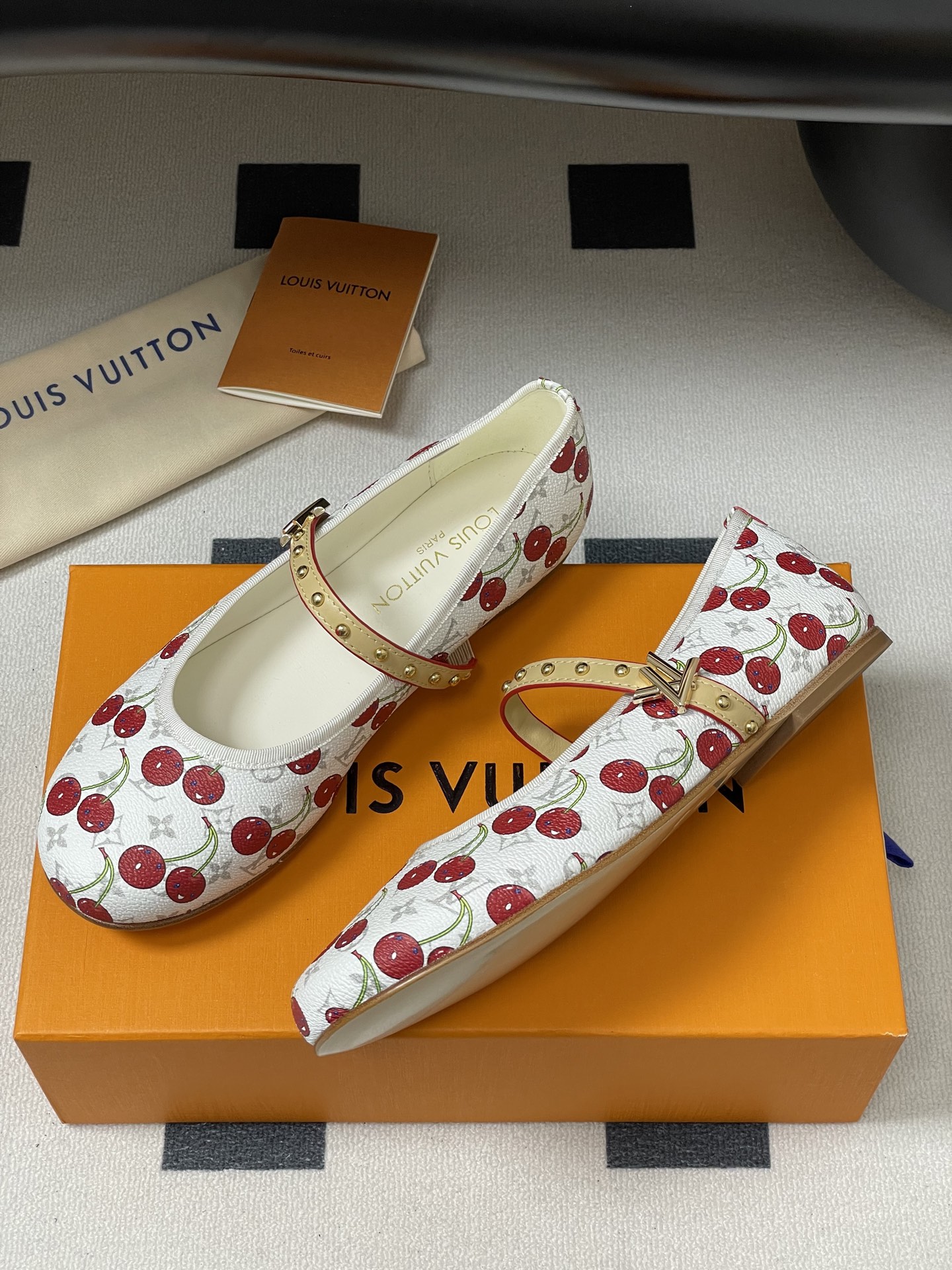 Louis Vuitton Mary Jane Shoes(EU35-41)