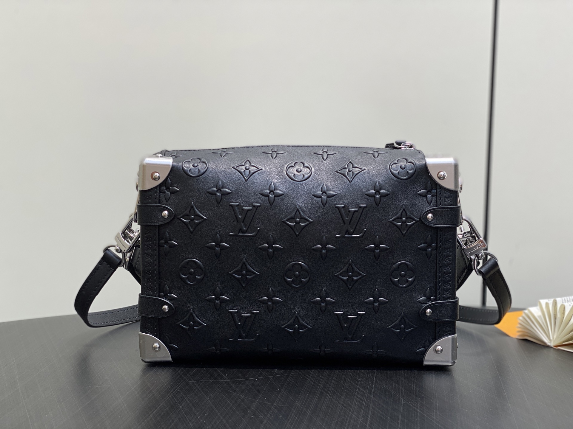 Louis Vuitton Petite Malle  Bag(21 x 14 x 6CM)
