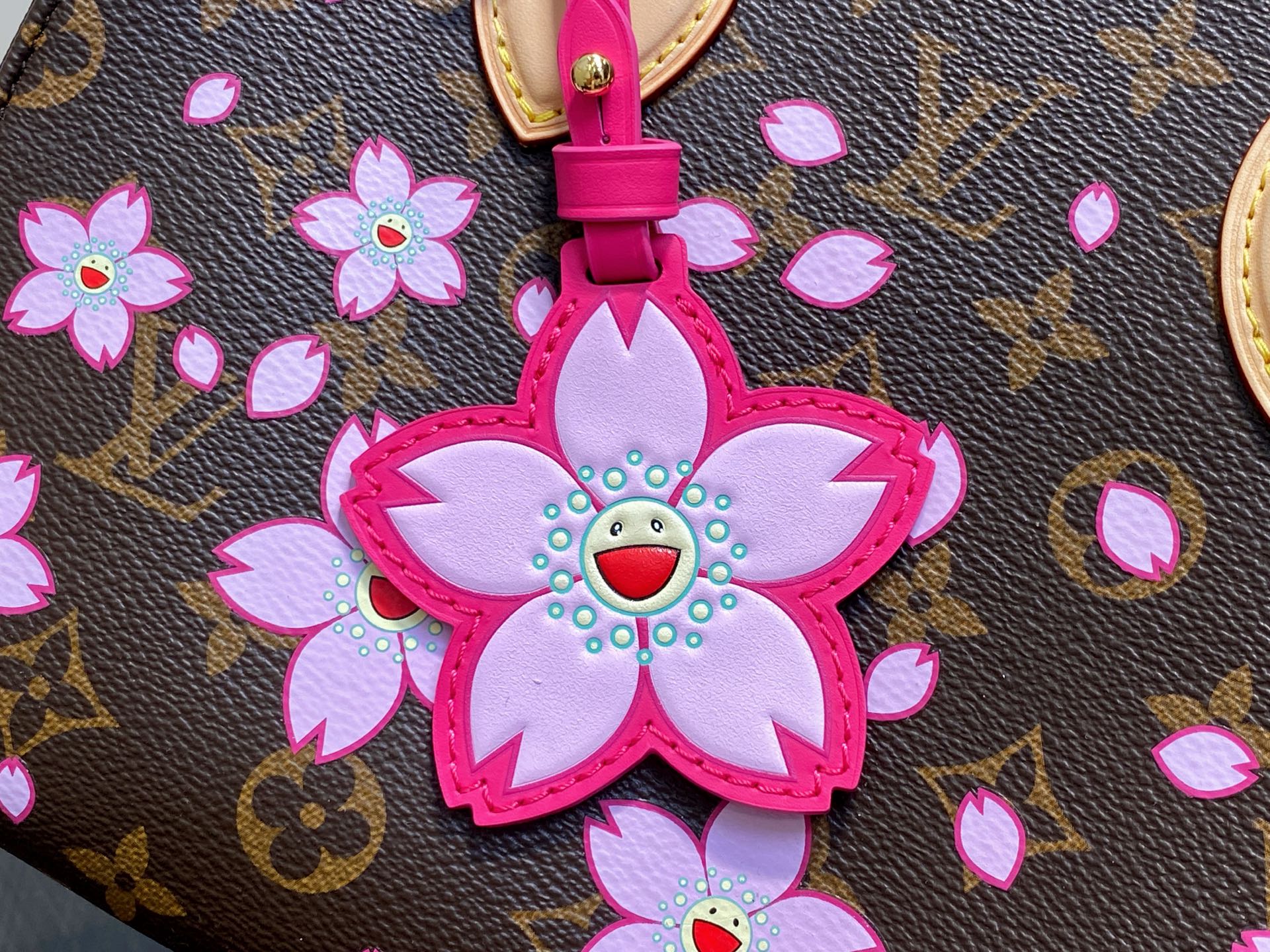 Louis Vuitton Onthego-19 x 11.5 x 25CM