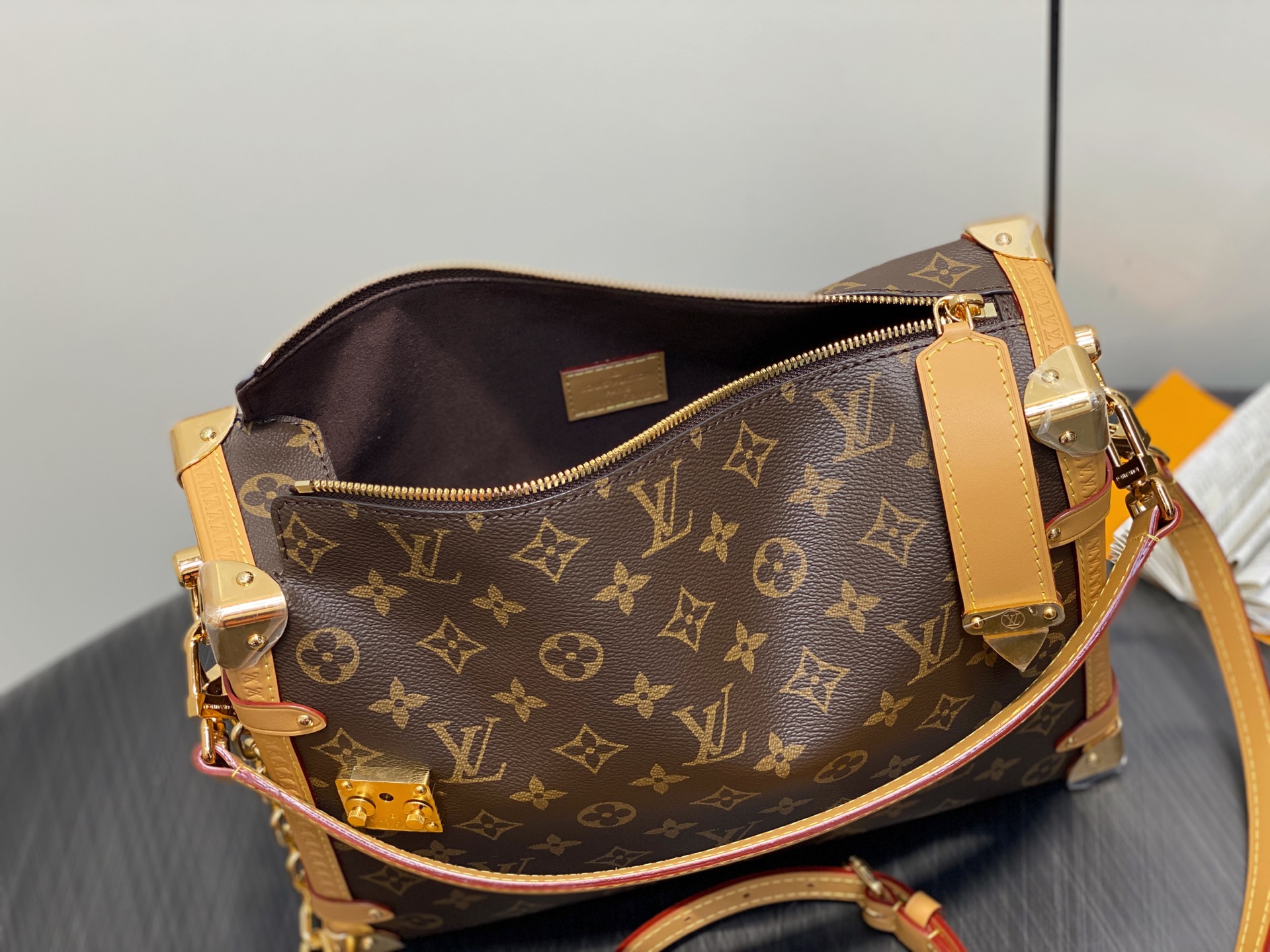 Louis Vuitton Side Trunk Bag (20 x 10 x 30CM)