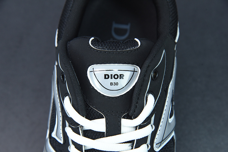 Di0r B30 Sneaker
