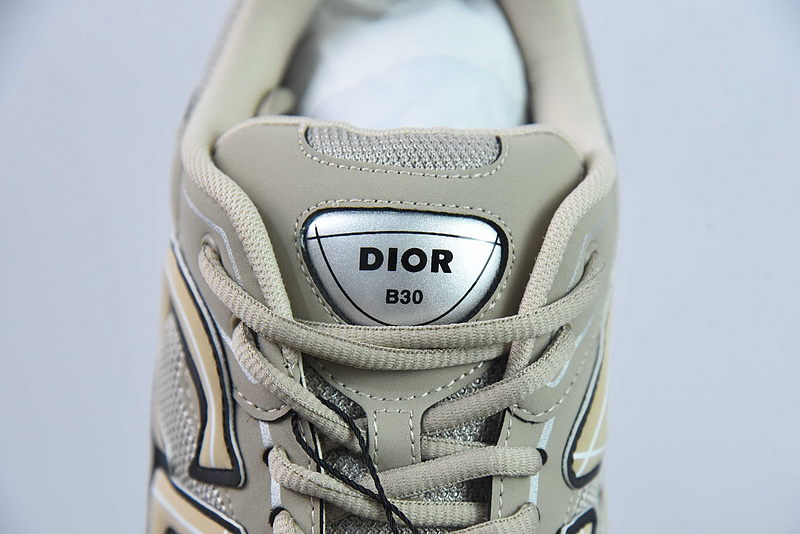 Di0r B30 Sneaker