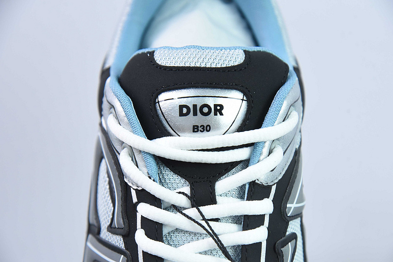 Di0r B30 Sneaker