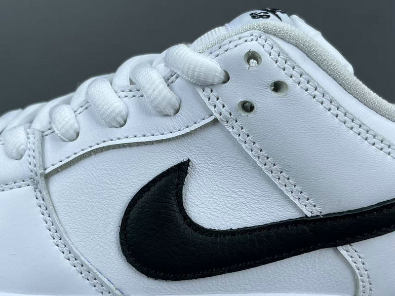 Nike SB Dunk Low CD2563-101