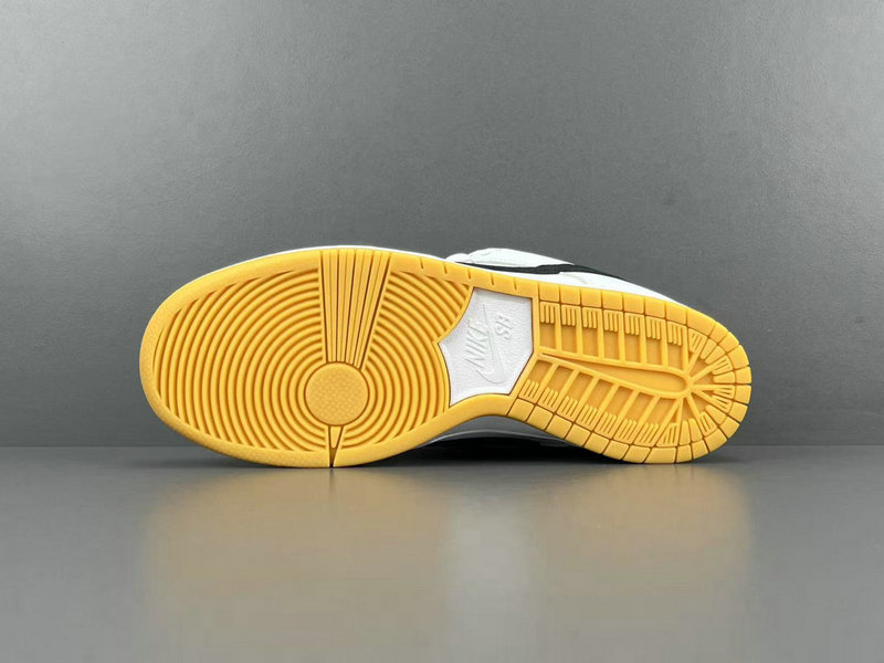 Nike SB Dunk Low CD2563-101