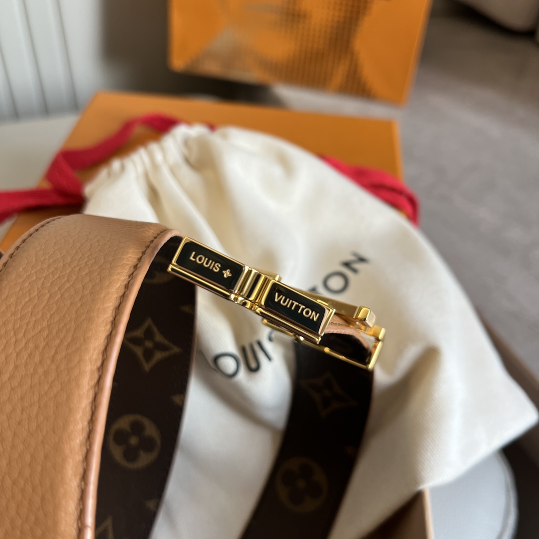Louis Vuitt*n Women Belt-3CM