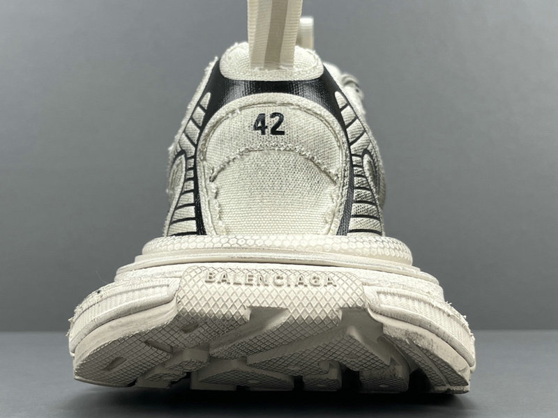 Balenciaga 3XL Sneakers