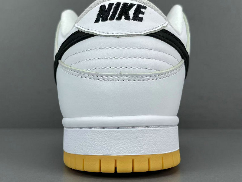 Nike SB Dunk Low CD2563-101