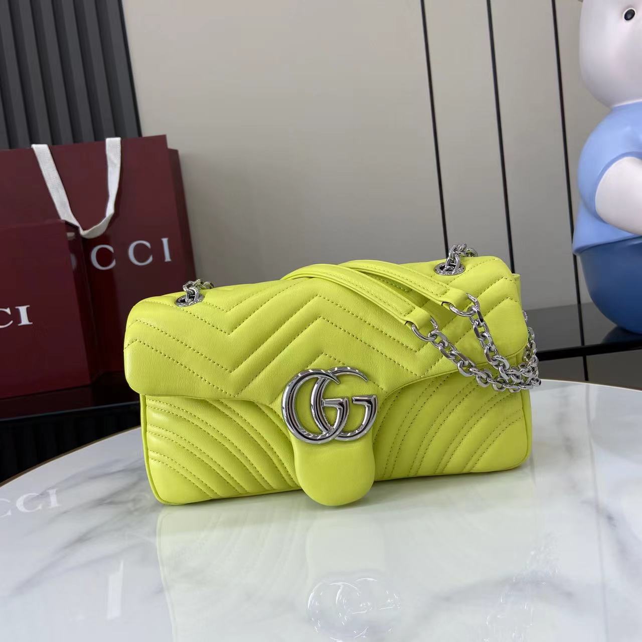 Gucci  Monogram Bag (26*15*7CM)