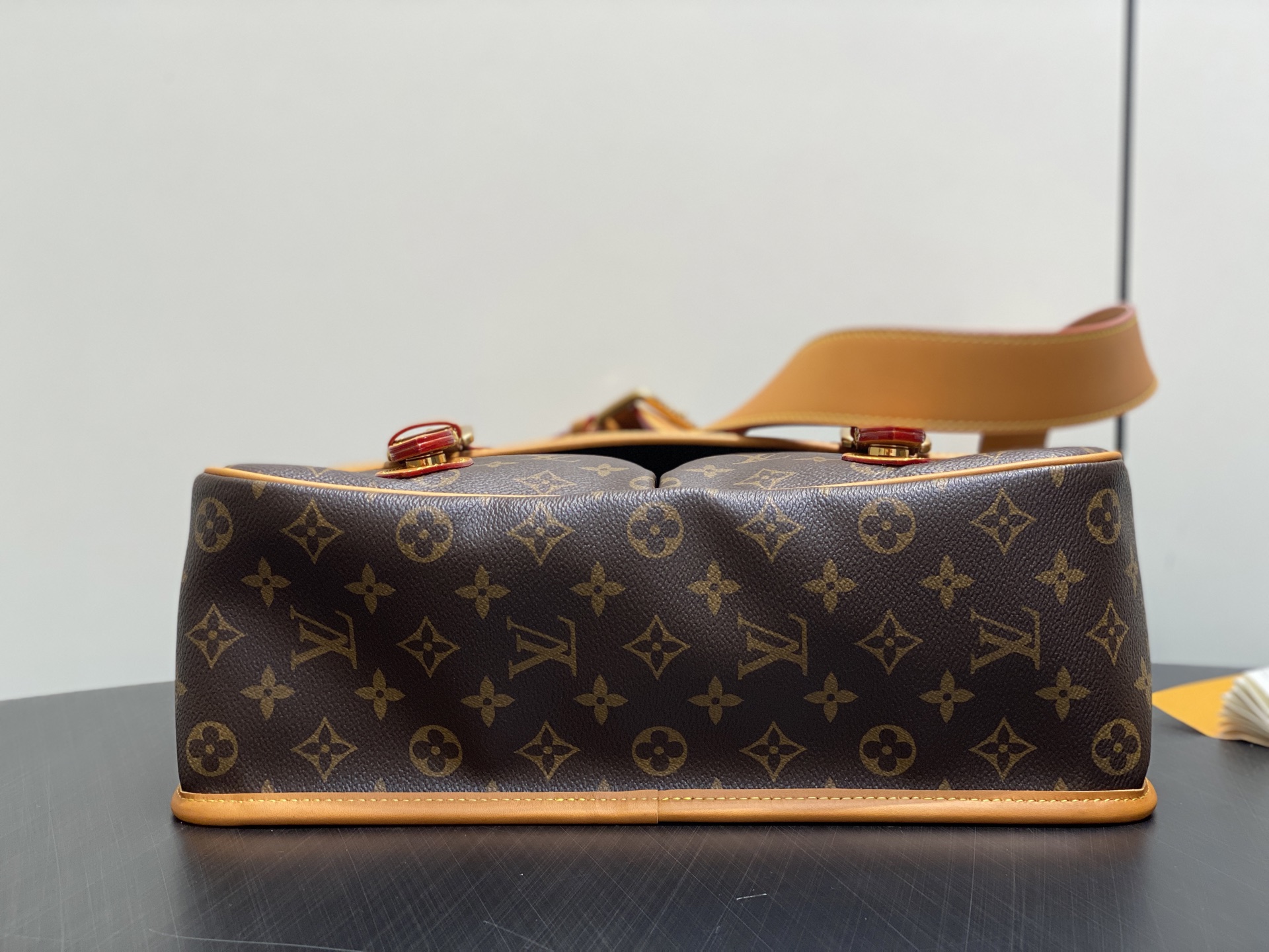 Louis Vuitt*n Satchel Messenger Bag(24 x 12 x 35.5CM)