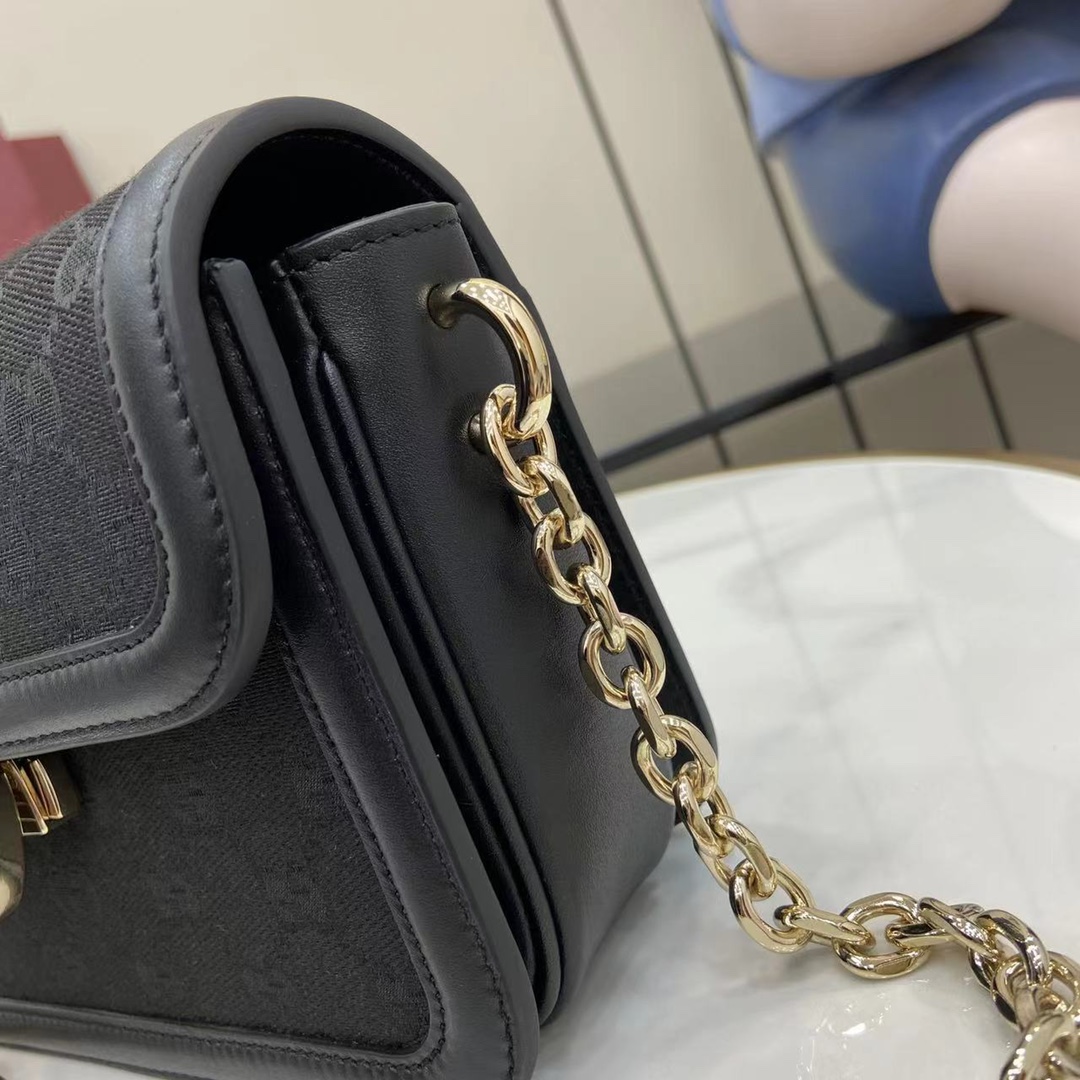 Gucci Go GG Monogram Bag (21.5*14*9CM)