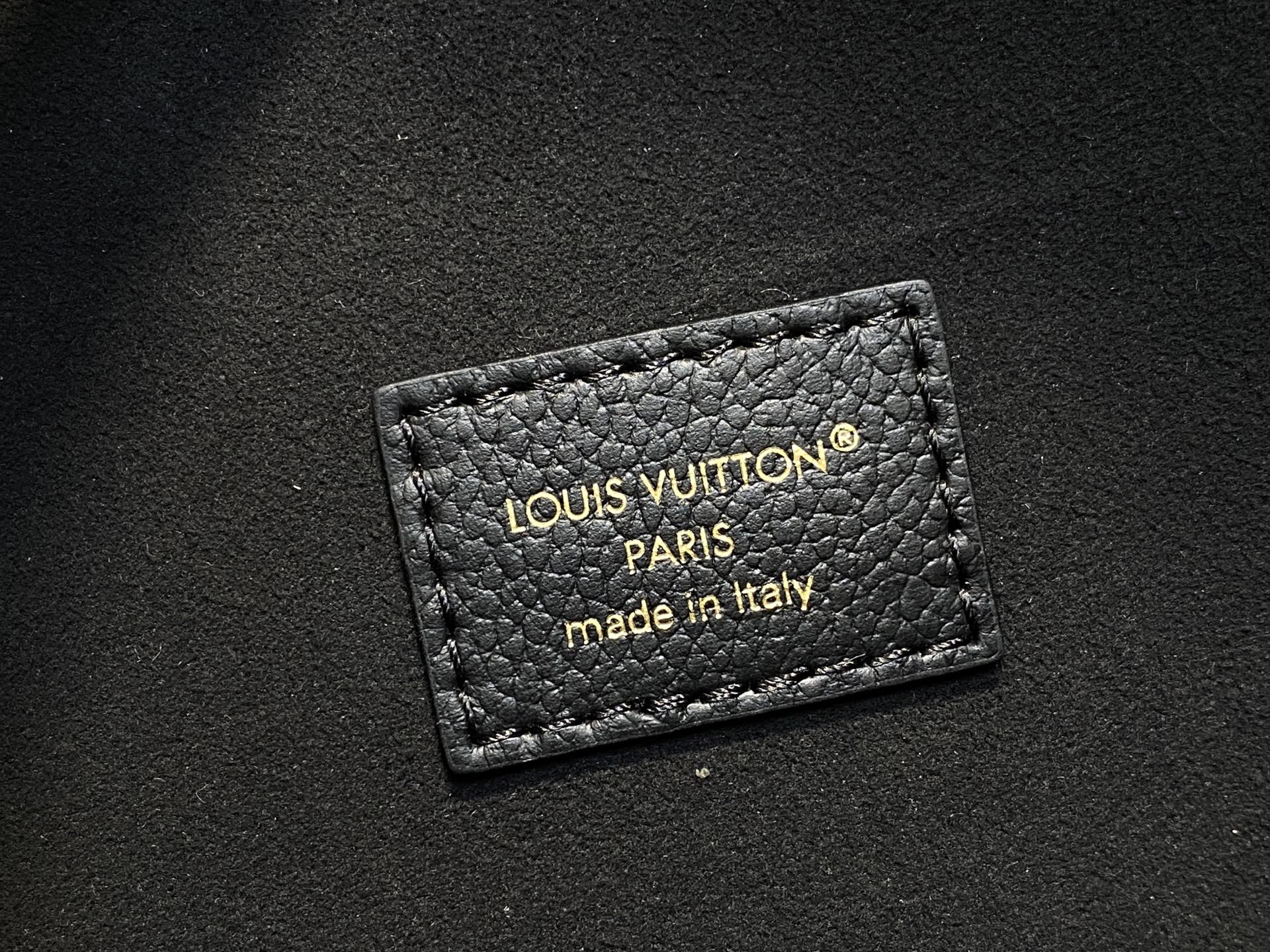 Louis Vuitt*n Anytime Flap Bag(18.5 x 9.5 x 29.5CM)