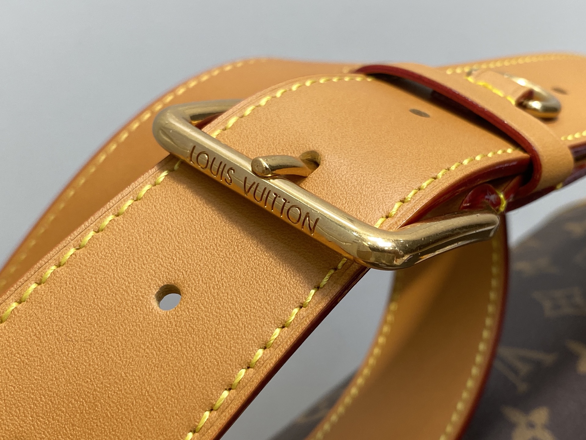 Louis Vuitt*n Satchel Messenger Bag(24 x 12 x 35.5CM)