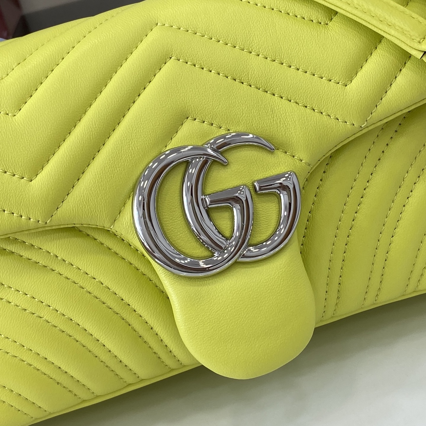 Gucci  Monogram Bag (26*15*7CM)