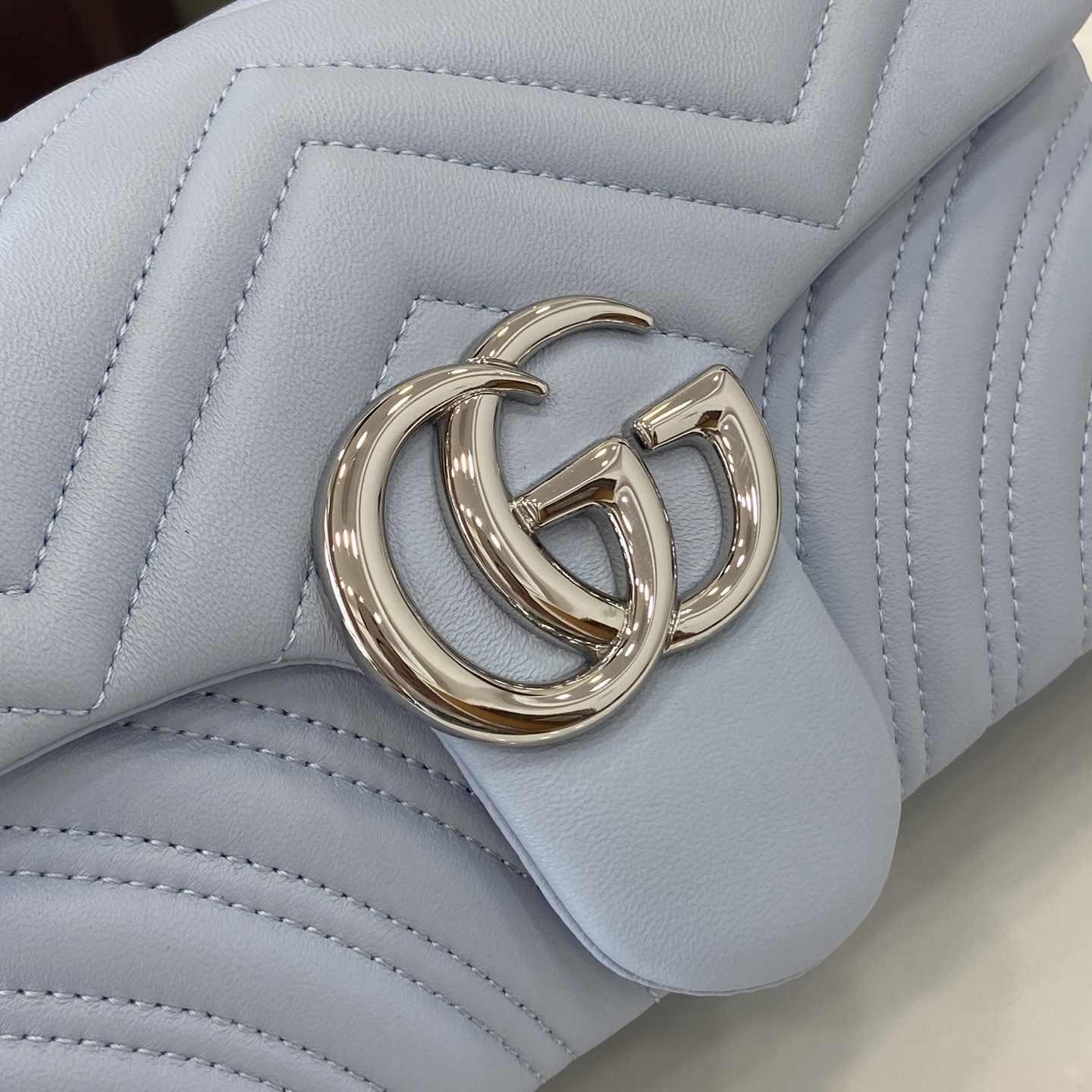 Gucci  Monogram Bag (26*15*7CM)