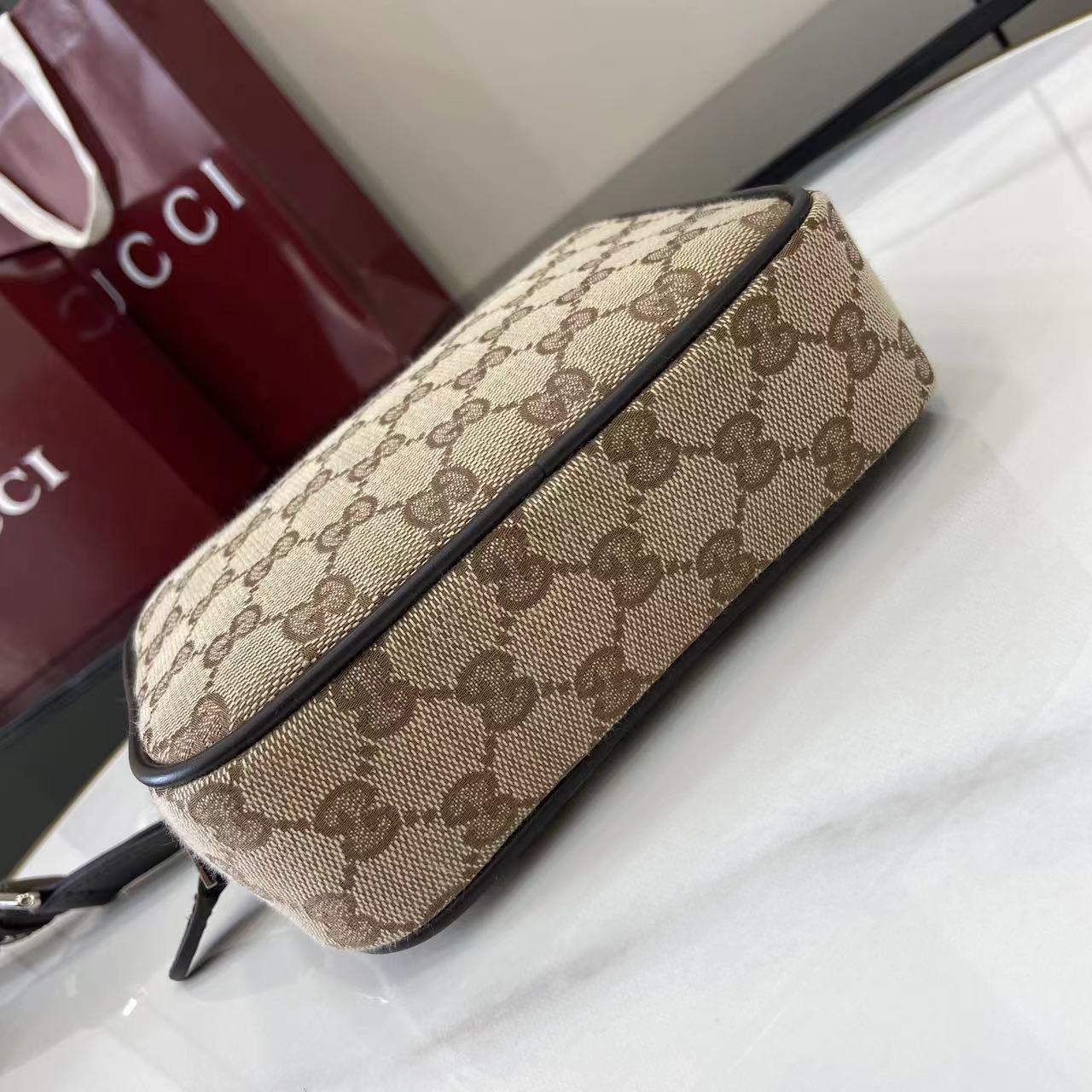 Gucc* Shoulder Bag (23.5*15*5CM)