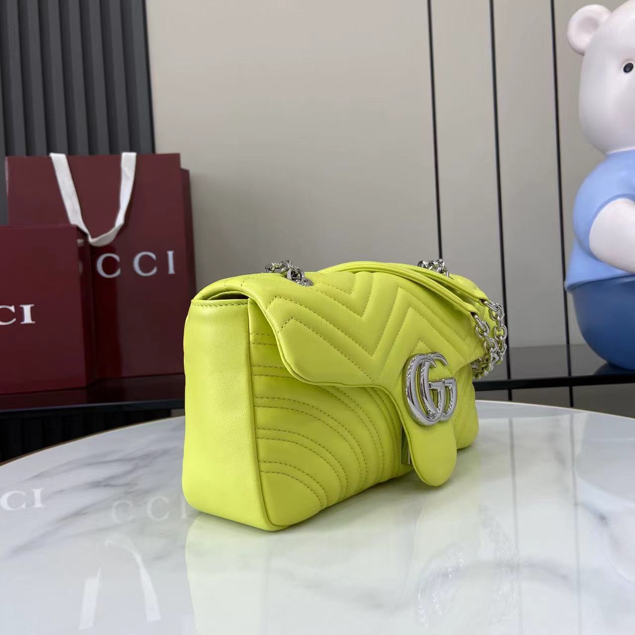 Gucci  Monogram Bag (26*15*7CM)