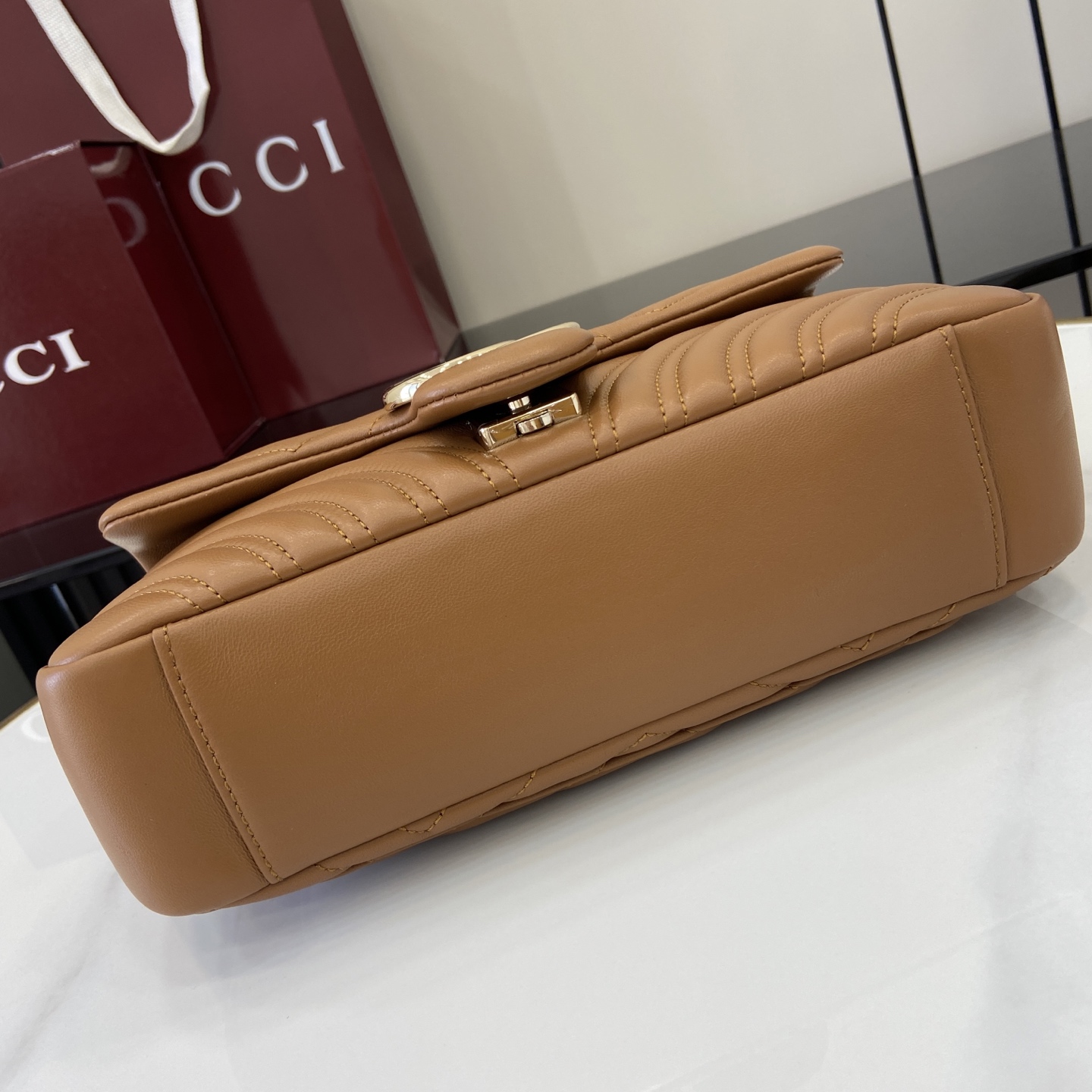 Gucci  Monogram Bag (26*15*7CM)