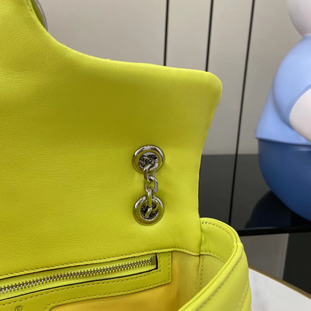 Gucci  Monogram Bag (26*15*7CM)