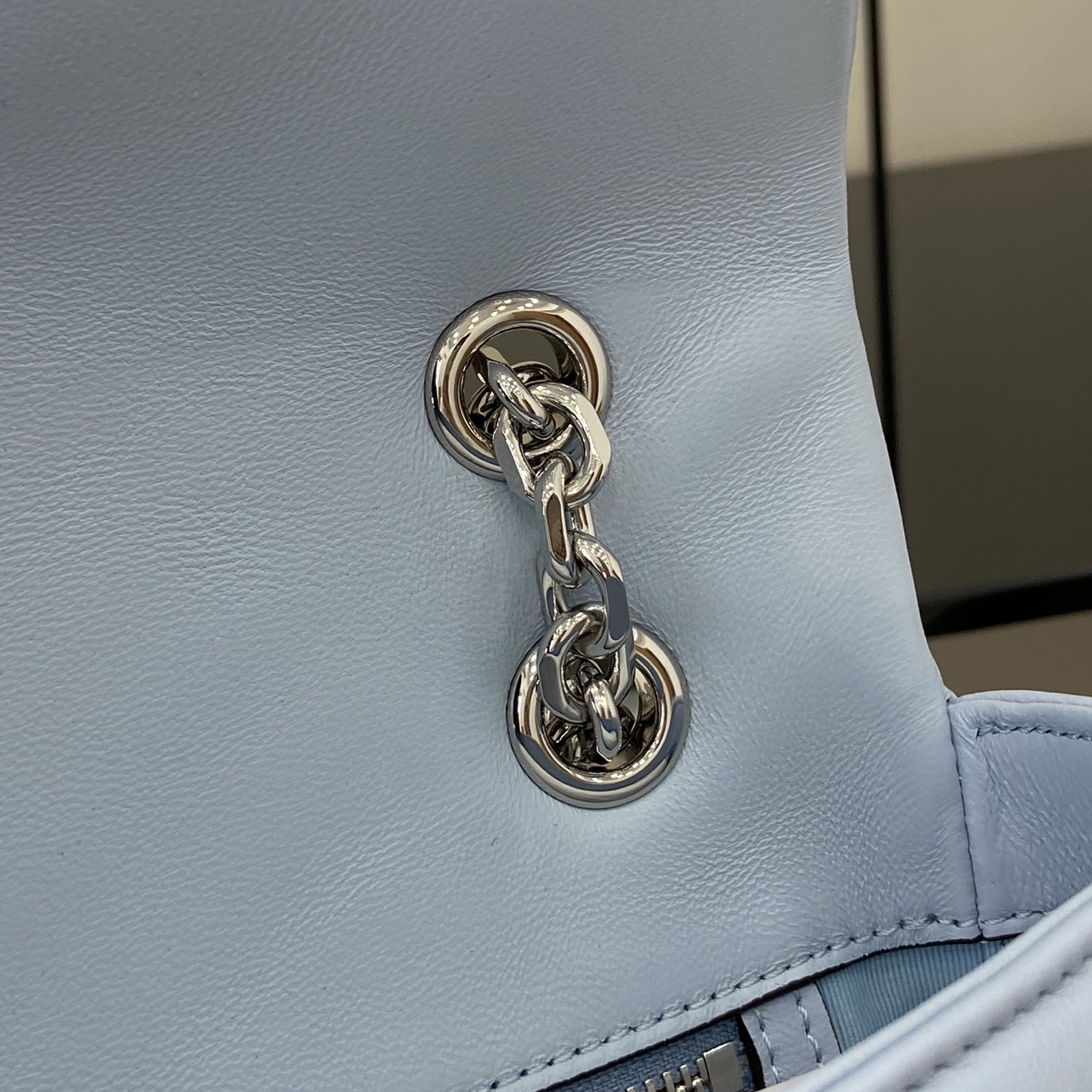 Gucci  Monogram Bag (26*15*7CM)