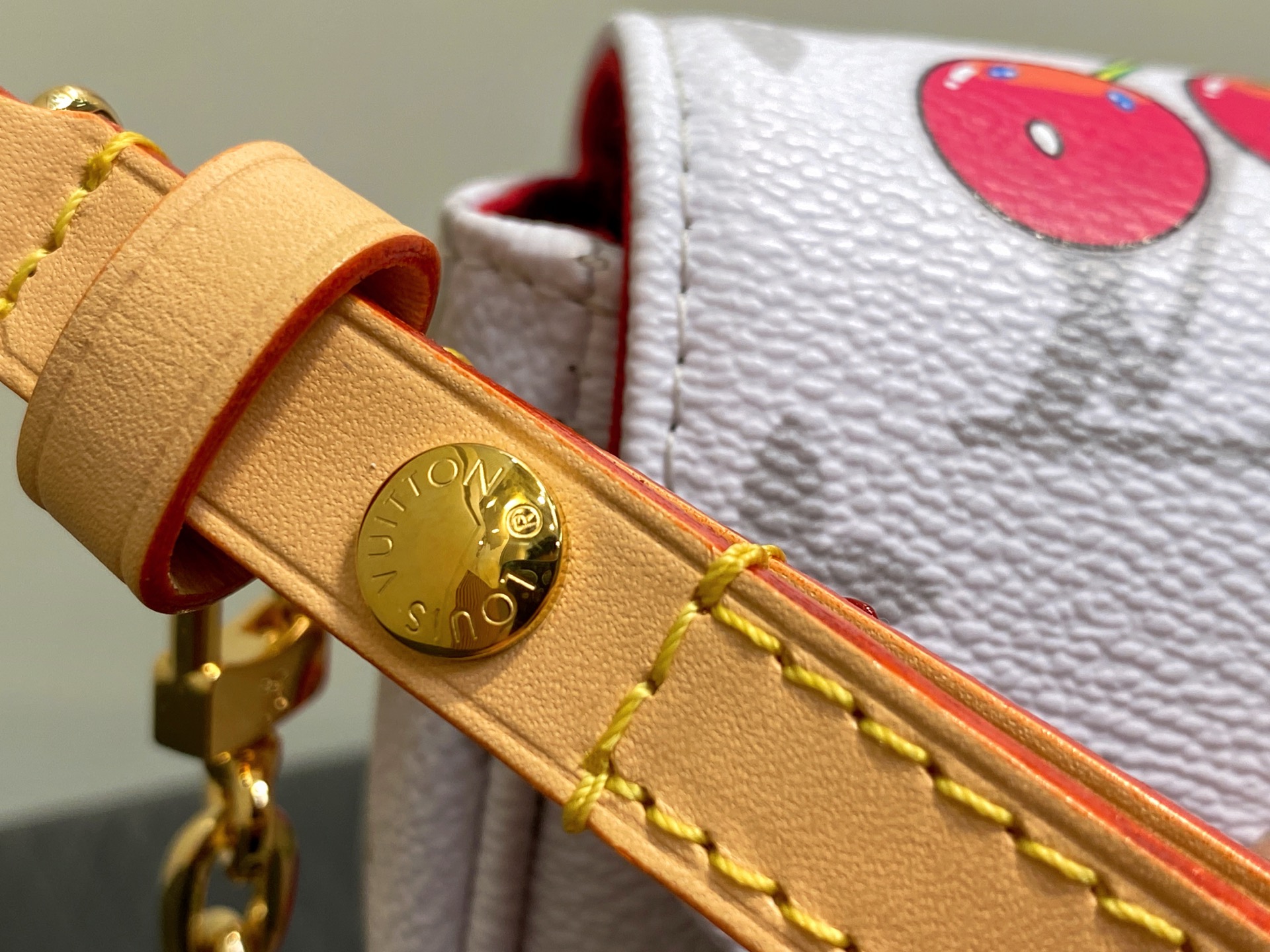 Lou*s Vuitton x TM Wallet On Chain Ivy Bag (23.5x12x4.3CM)