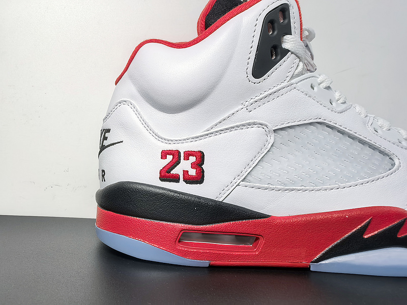 Air Jordan 5 “Fire Red Black Tongue”HQ7978-101