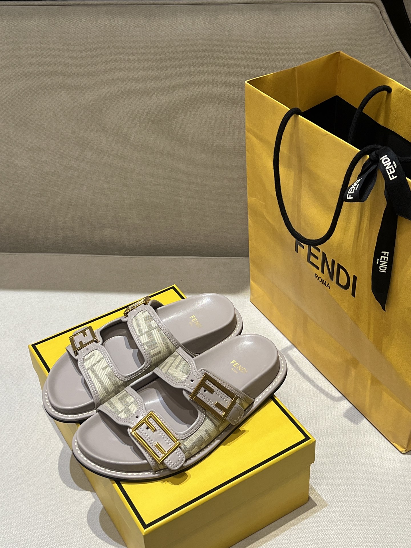 Fendi 2025ss Baguette Slides(EU35-41)