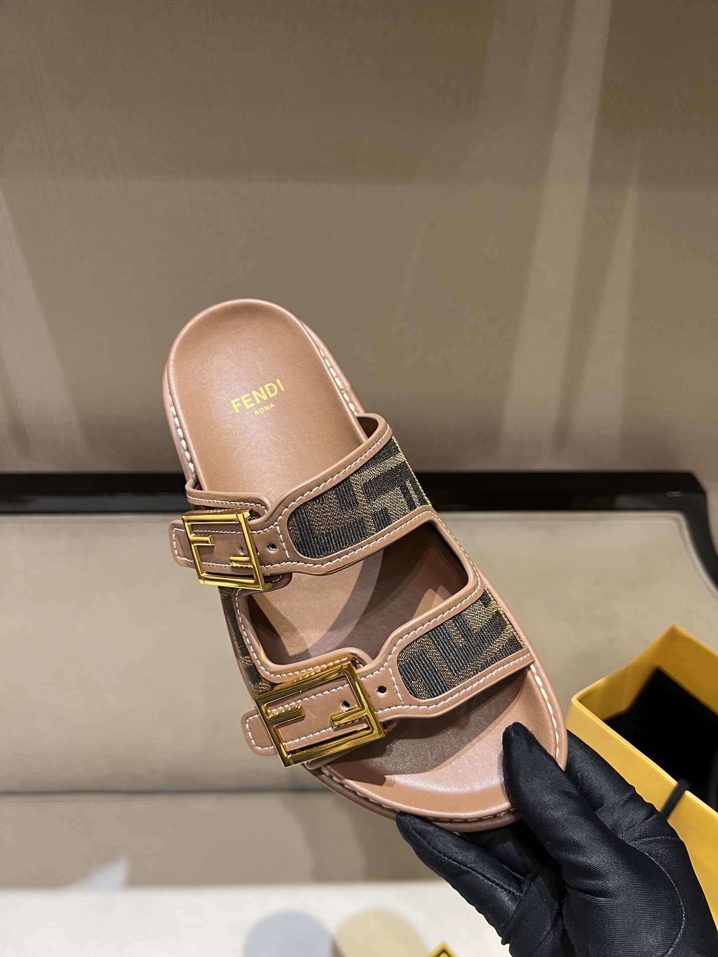 Fendi 2025ss Baguette Slides(EU35-41)