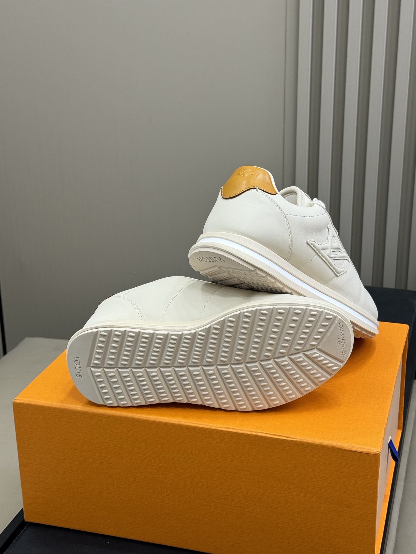 Lou*s Vuitton Buttersoft Sneakers(EU35-46)