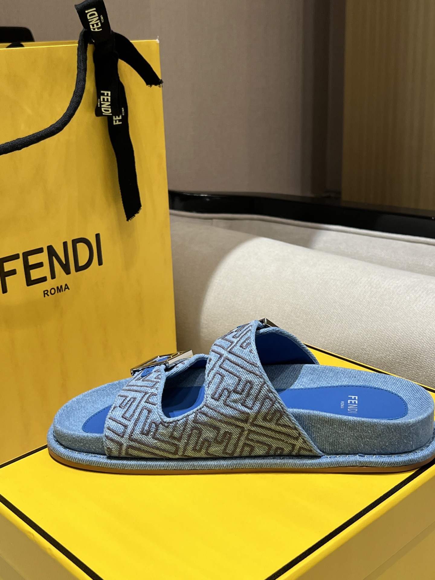 Fendi 2025ss Baguette Slides(EU35-41)