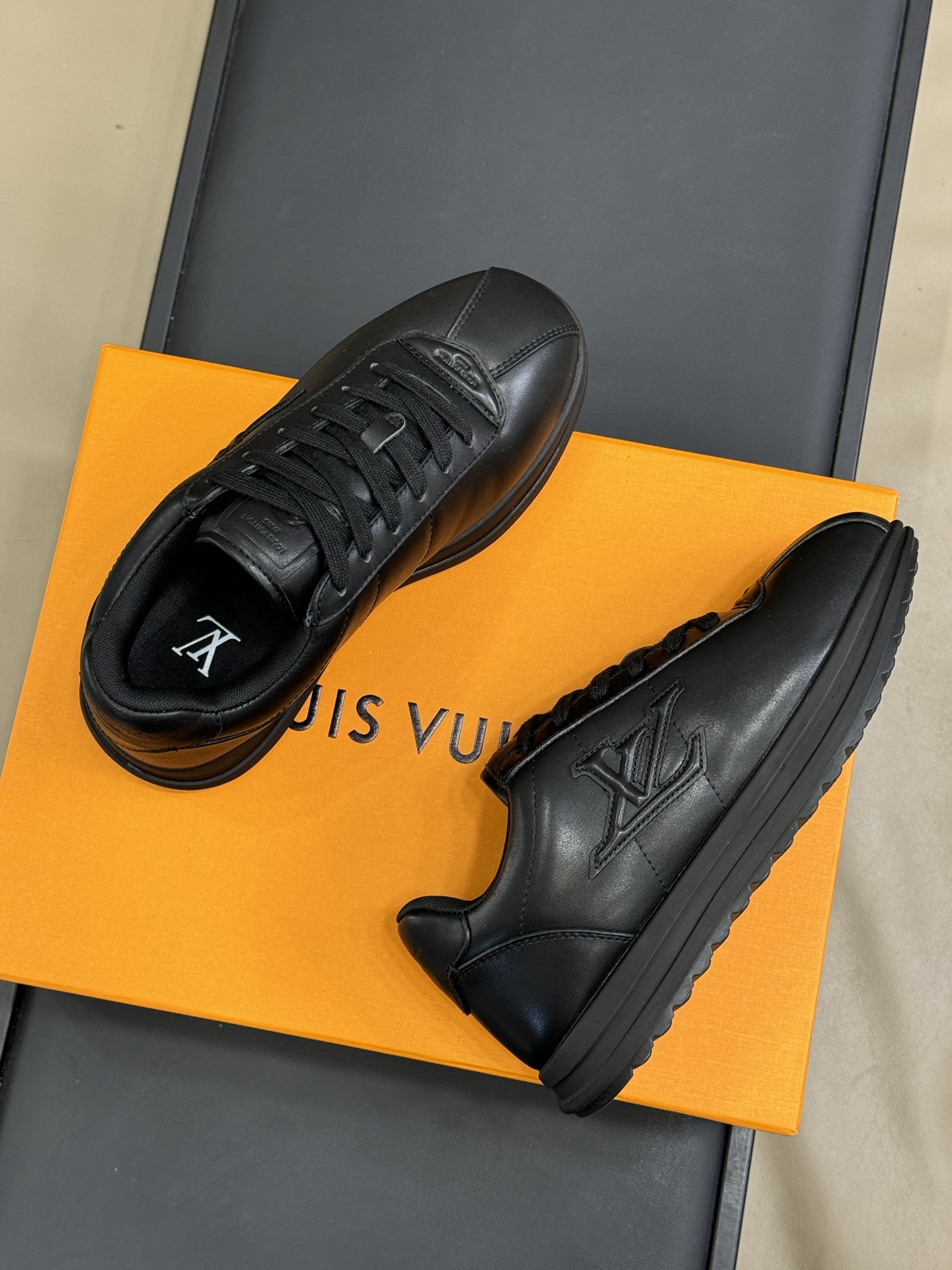 Lou*s Vuitton Buttersoft Sneakers(EU35-46)