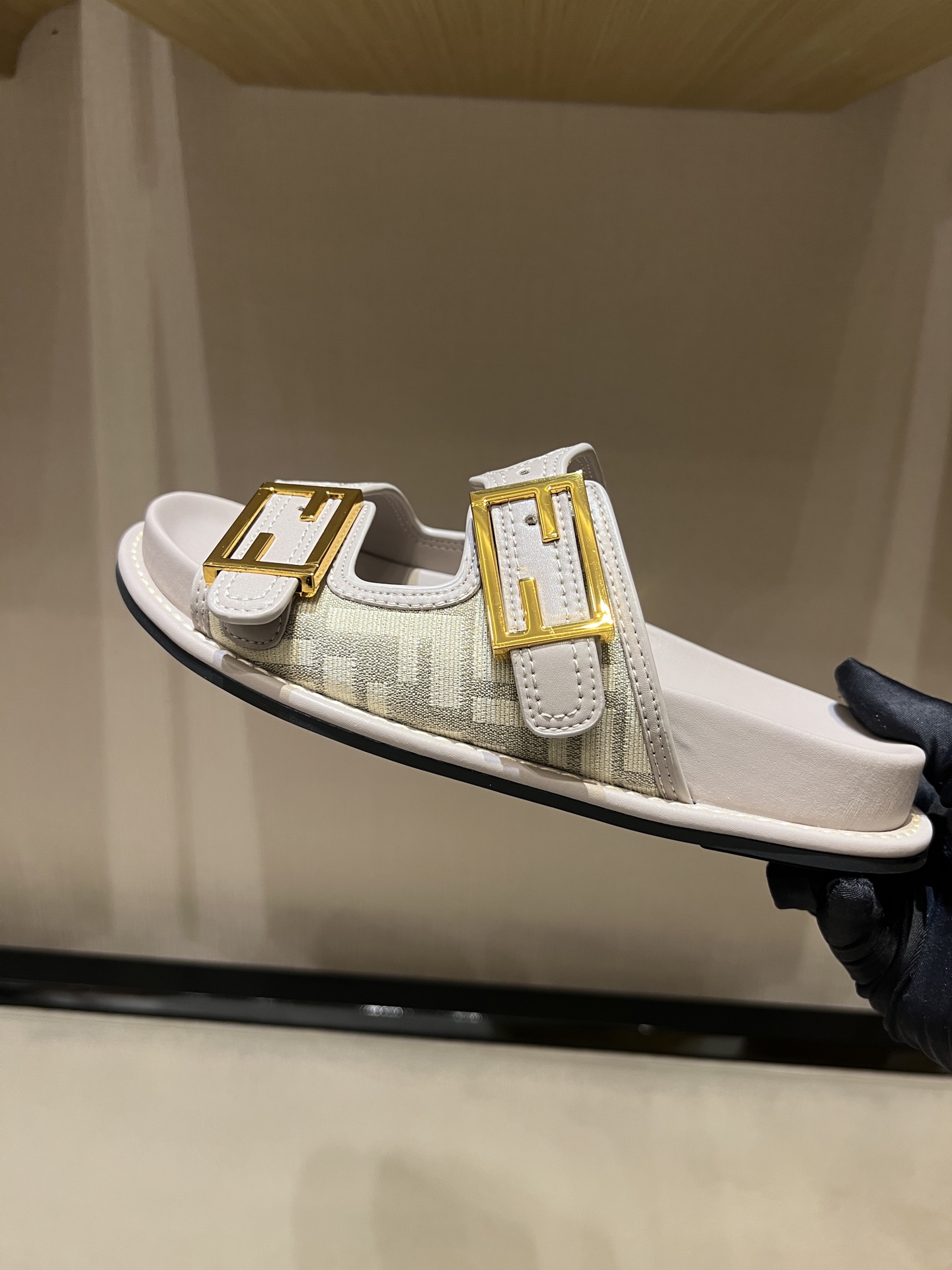 Fendi 2025ss Baguette Slides(EU35-41)