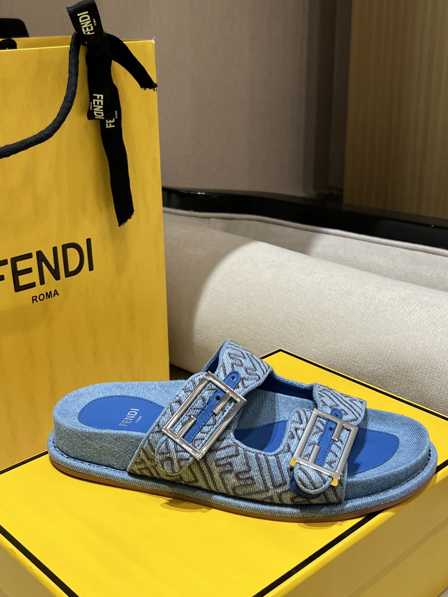 Fendi 2025ss Baguette Slides(EU35-41)