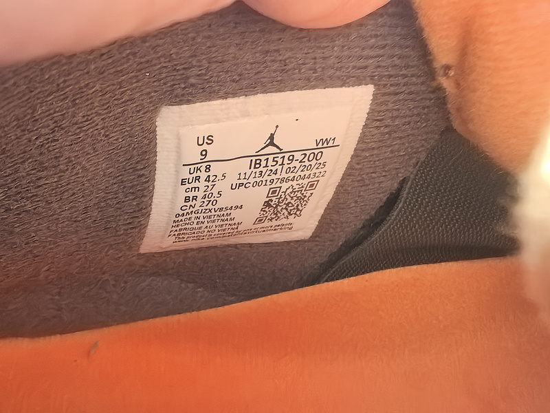 UNDEFEATED x Air Jordan 4 OG IB1519-200