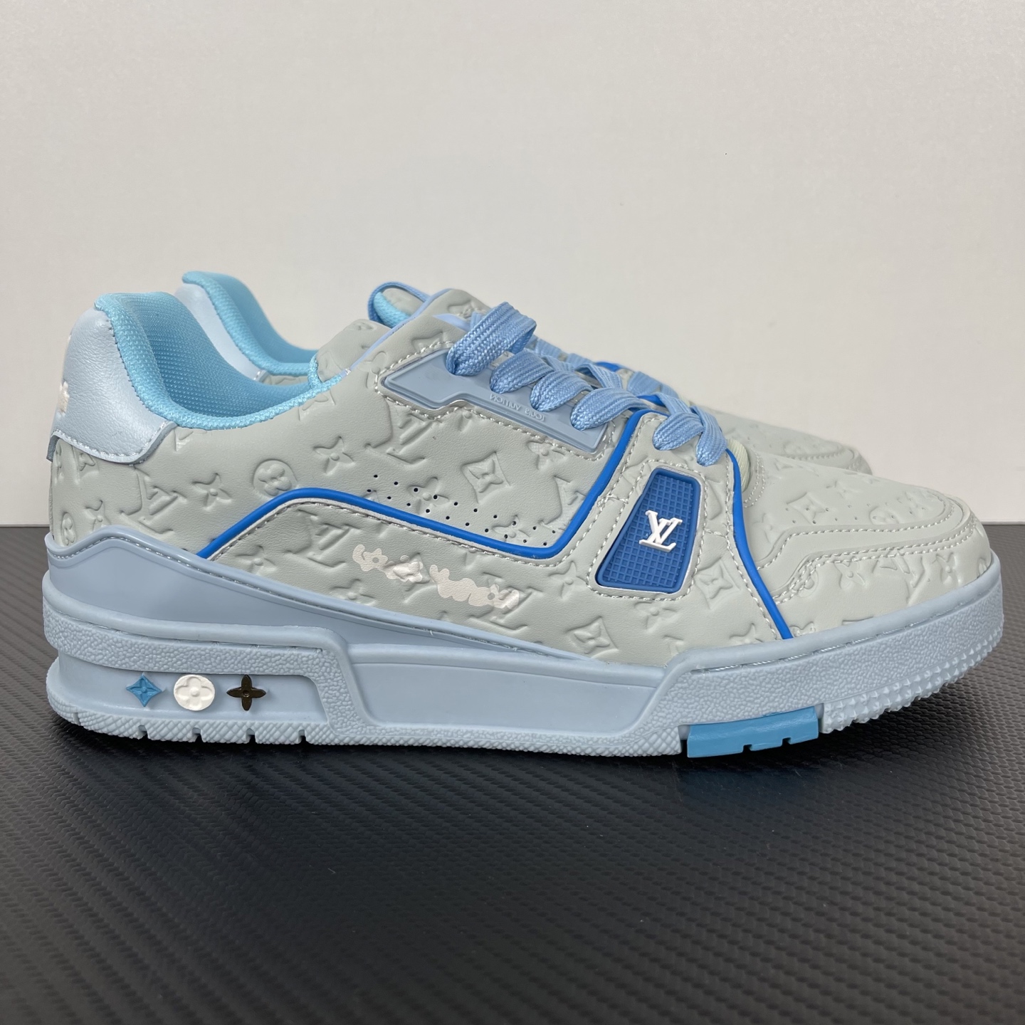 Louis Vuitton Trainer Sneakers(EU40-46)