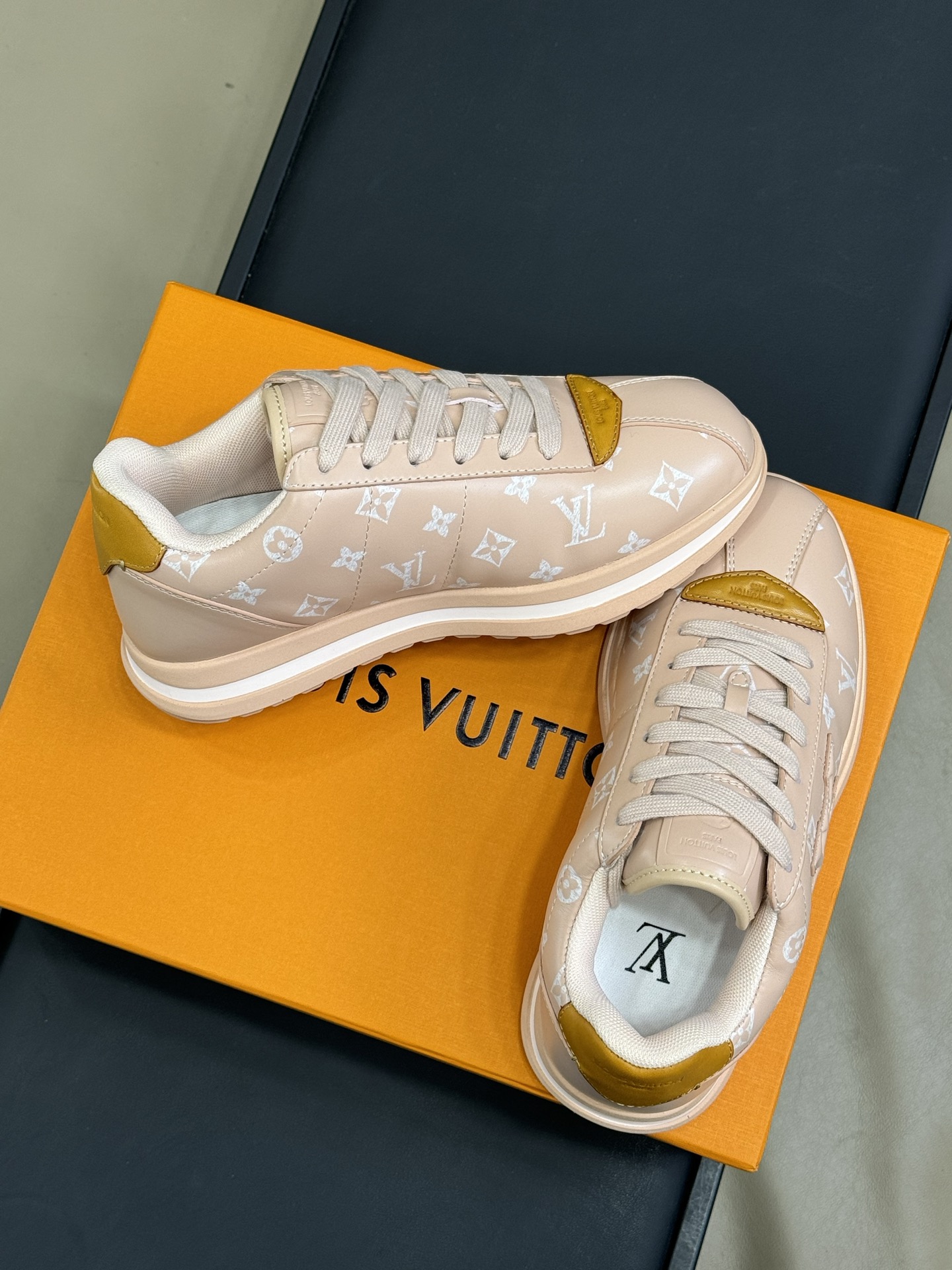 Lou*s Vuitton Buttersoft Sneakers(EU35-46)
