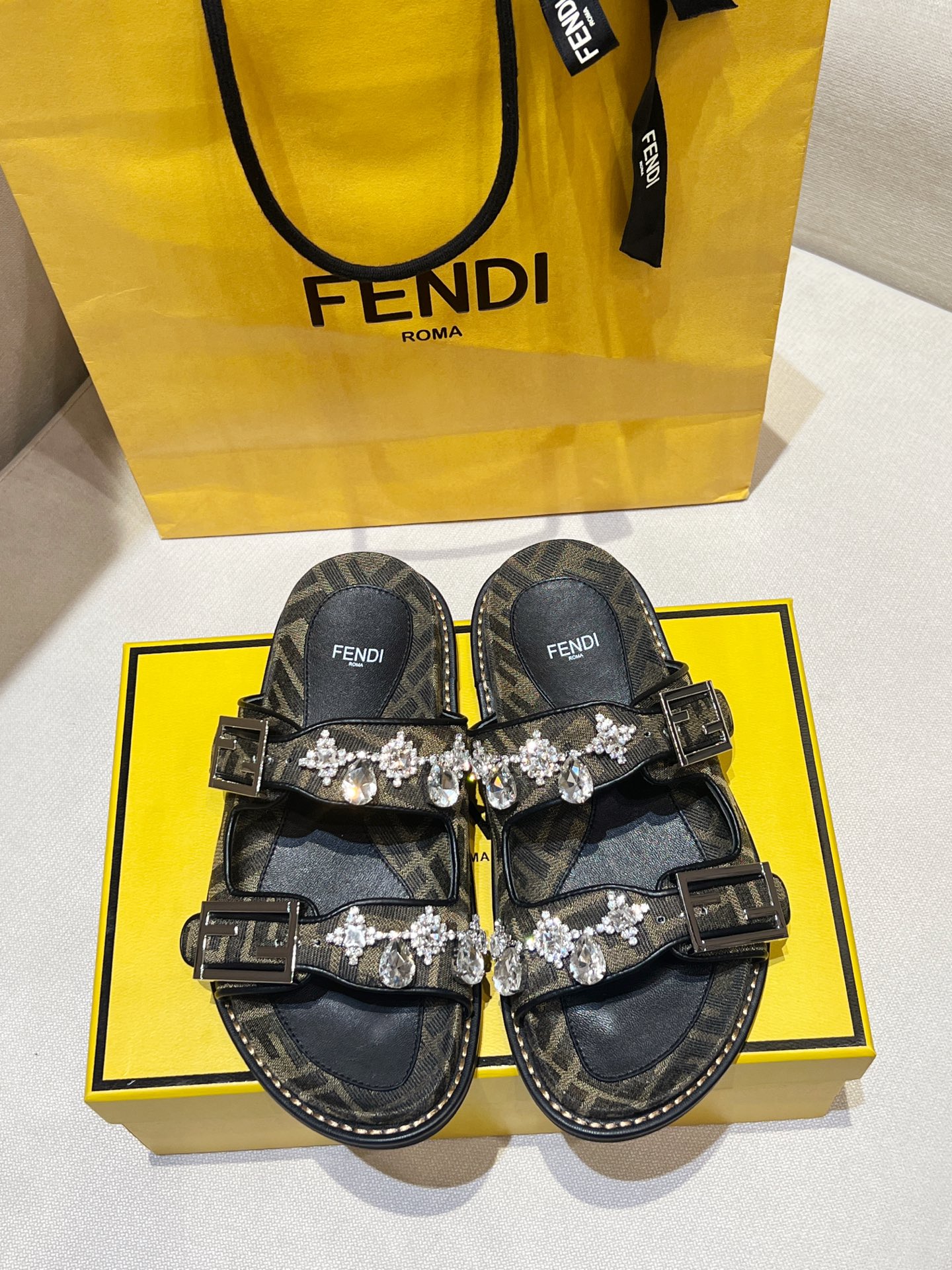 Fendi 2025ss Baguette Slides(EU35-41)