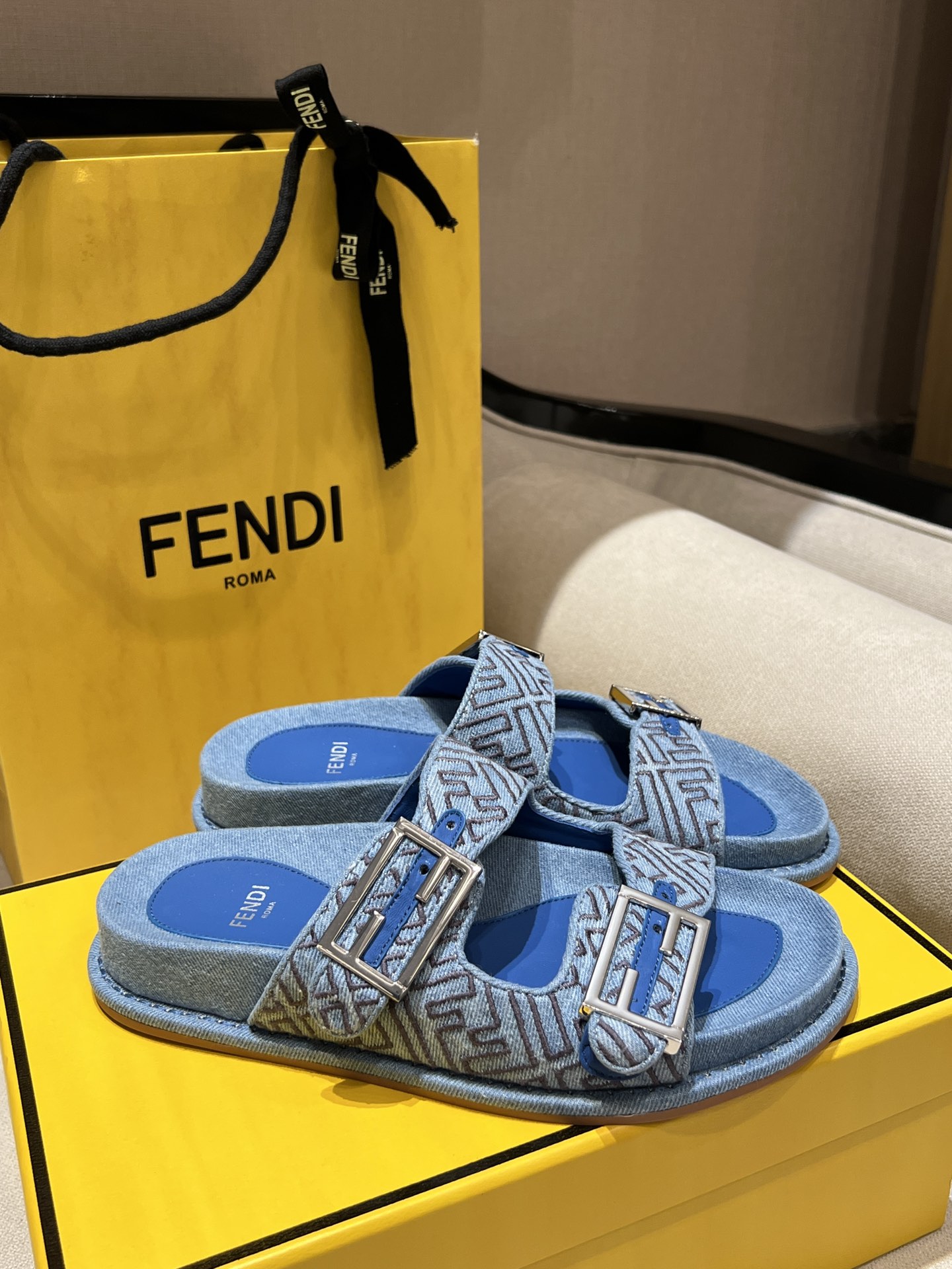 Fendi 2025ss Baguette Slides(EU35-41)