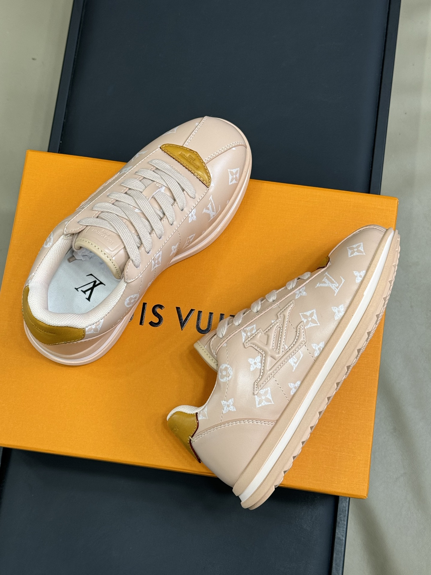 Lou*s Vuitton Buttersoft Sneakers(EU35-46)