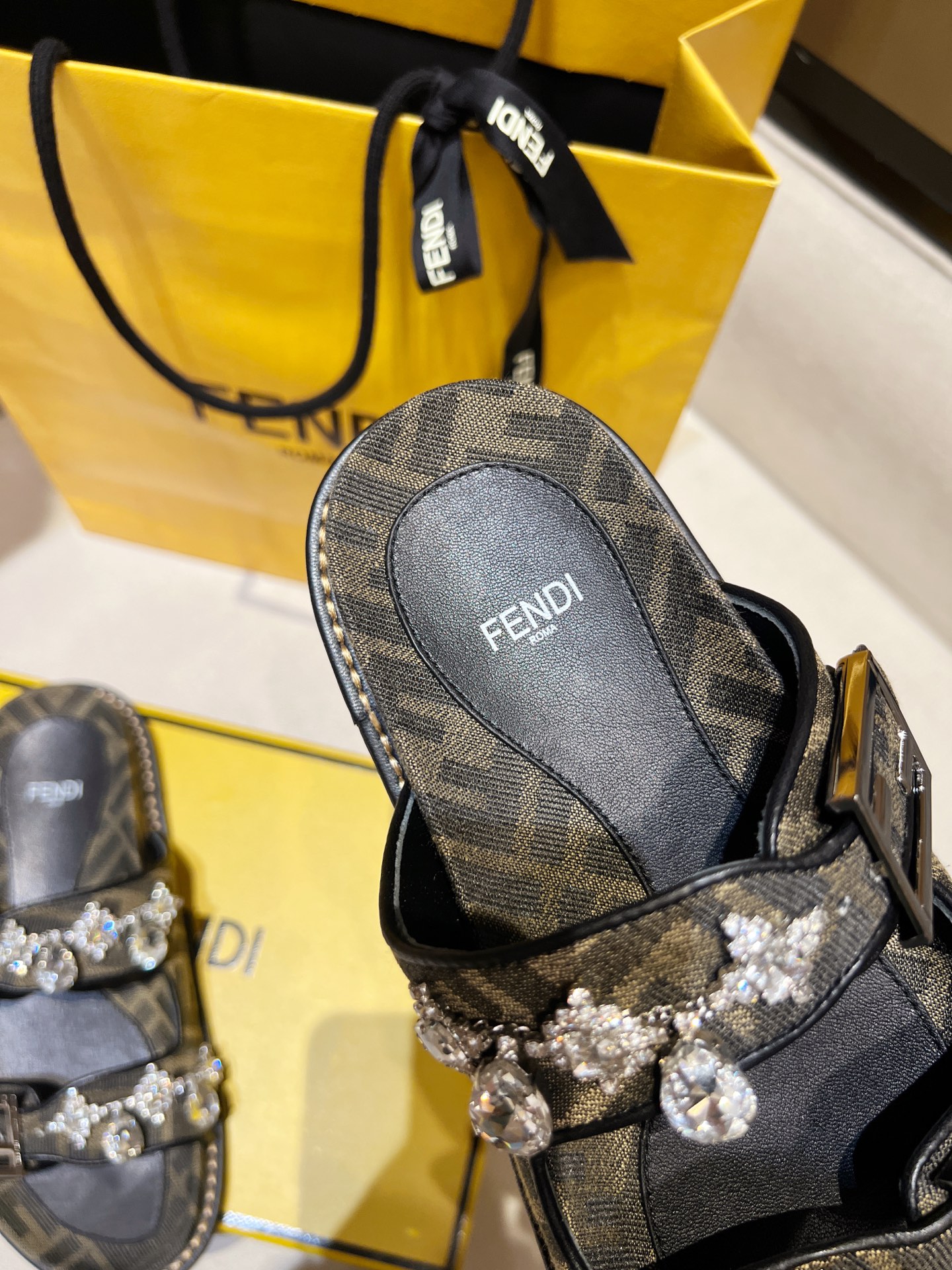 Fendi 2025ss Baguette Slides(EU35-41)