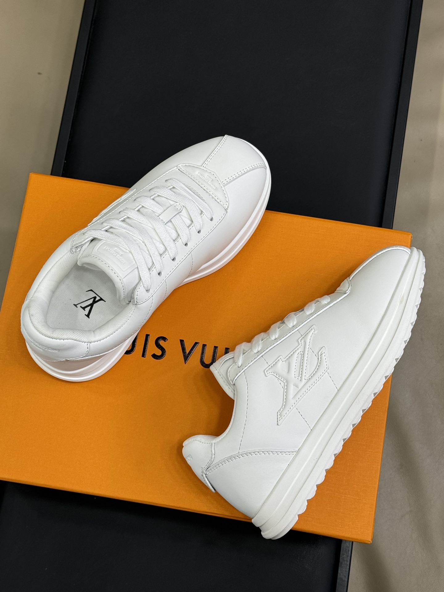 Lou*s Vuitton Buttersoft Sneakers(EU35-46)