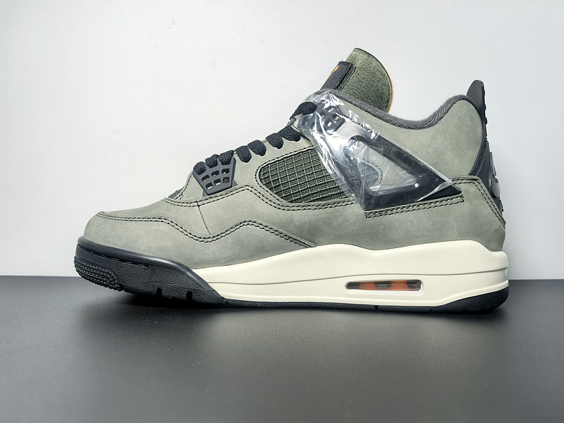 UNDEFEATED x Air Jordan 4 OG IB1519-200