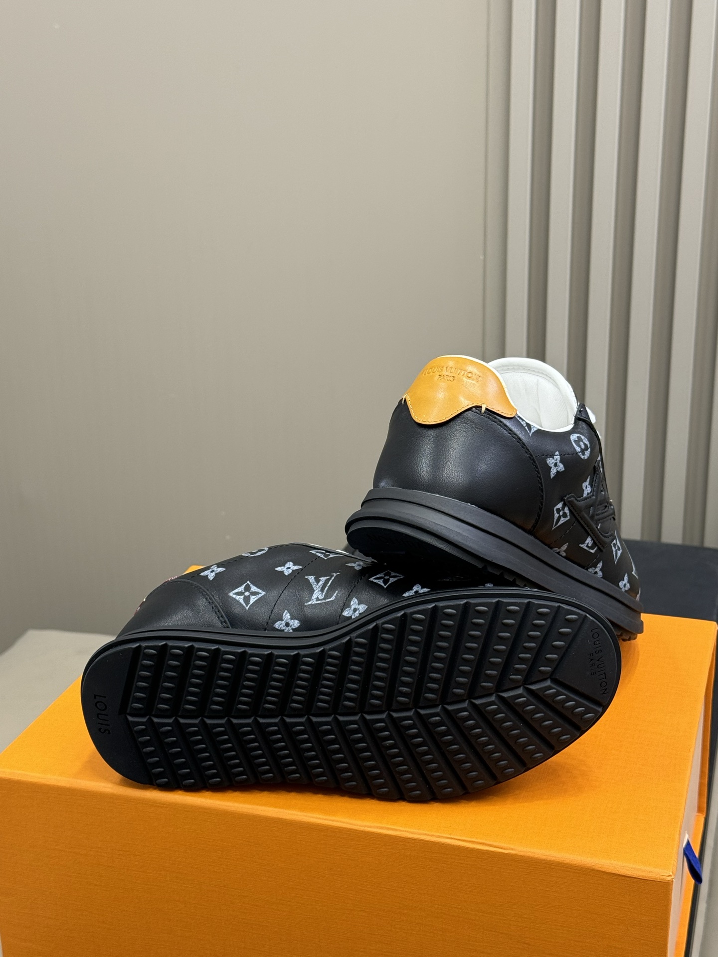 Lou*s Vuitton Buttersoft Sneakers(EU35-46)
